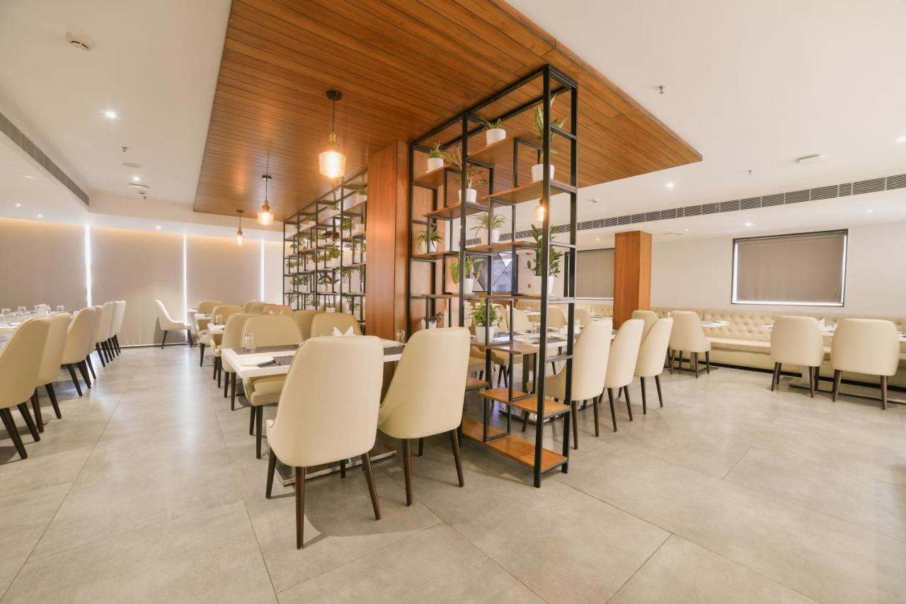 Northway Hotel Visakhapatnam Ngoại thất bức ảnh